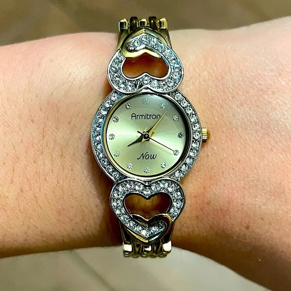 🎉3/$20 Armitron Now Women's Bracelet Wristwatch hearts - Picture 1 of 3